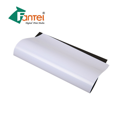 440gsm 13oz ইকো সলভেন্ট পিভিসি ব্লকআউট ব্যানার রোল কোল্ড লেমিনেটেড