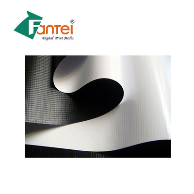 সাদা 100m 700gsm PVC ব্লকআউট ব্যানার ওয়াইড ফরম্যাট প্রিন্টিং UV কালি